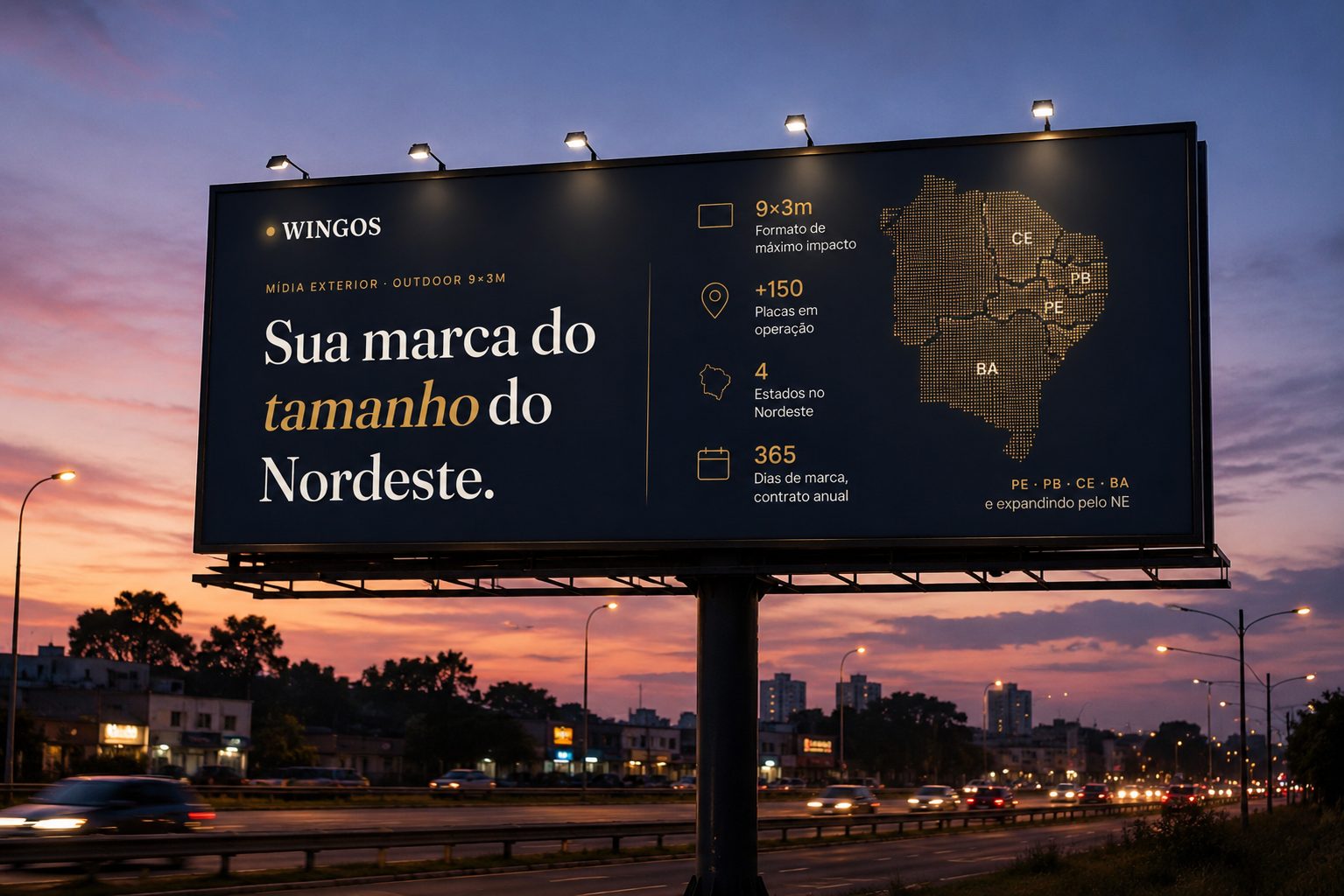 Outdoor 9×3m da Wingos ao entardecer com mapa do Nordeste e cobertura em PE, PB, CE e BA